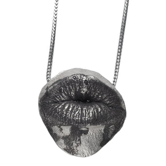 Lips pendant by Alligator Jesus