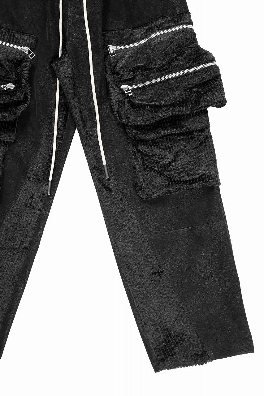 CARGO WIDE PANTS / SYNTHETIC LEATHER + VELOUR (BLACK)
