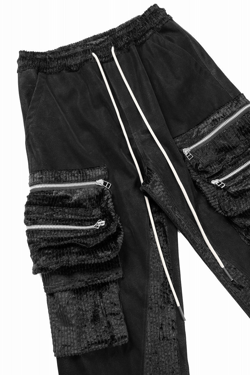 CARGO WIDE PANTS / SYNTHETIC LEATHER + VELOUR (BLACK)