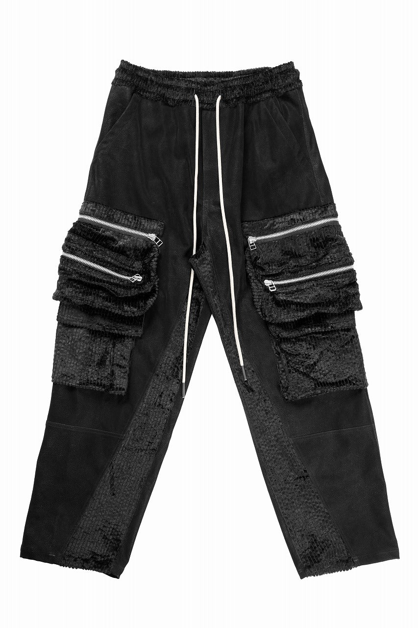 CARGO WIDE PANTS / SYNTHETIC LEATHER + VELOUR (BLACK)