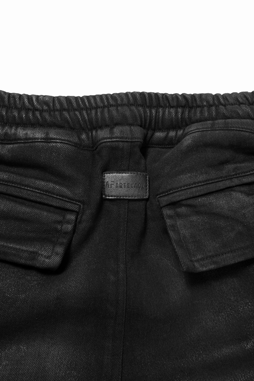 BELTED DETAIL JOGGER 2.0 / BRUSHED BACK COATING DENIM (BLACK)