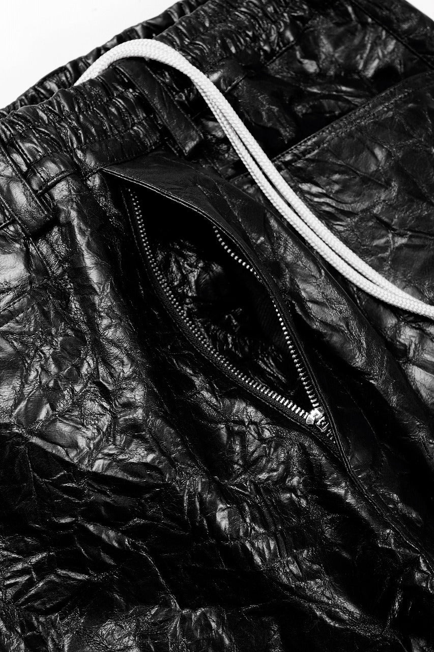 TUCK CARGO PANTS / WASHER SYNTHETIC LEATHER (BLACK)