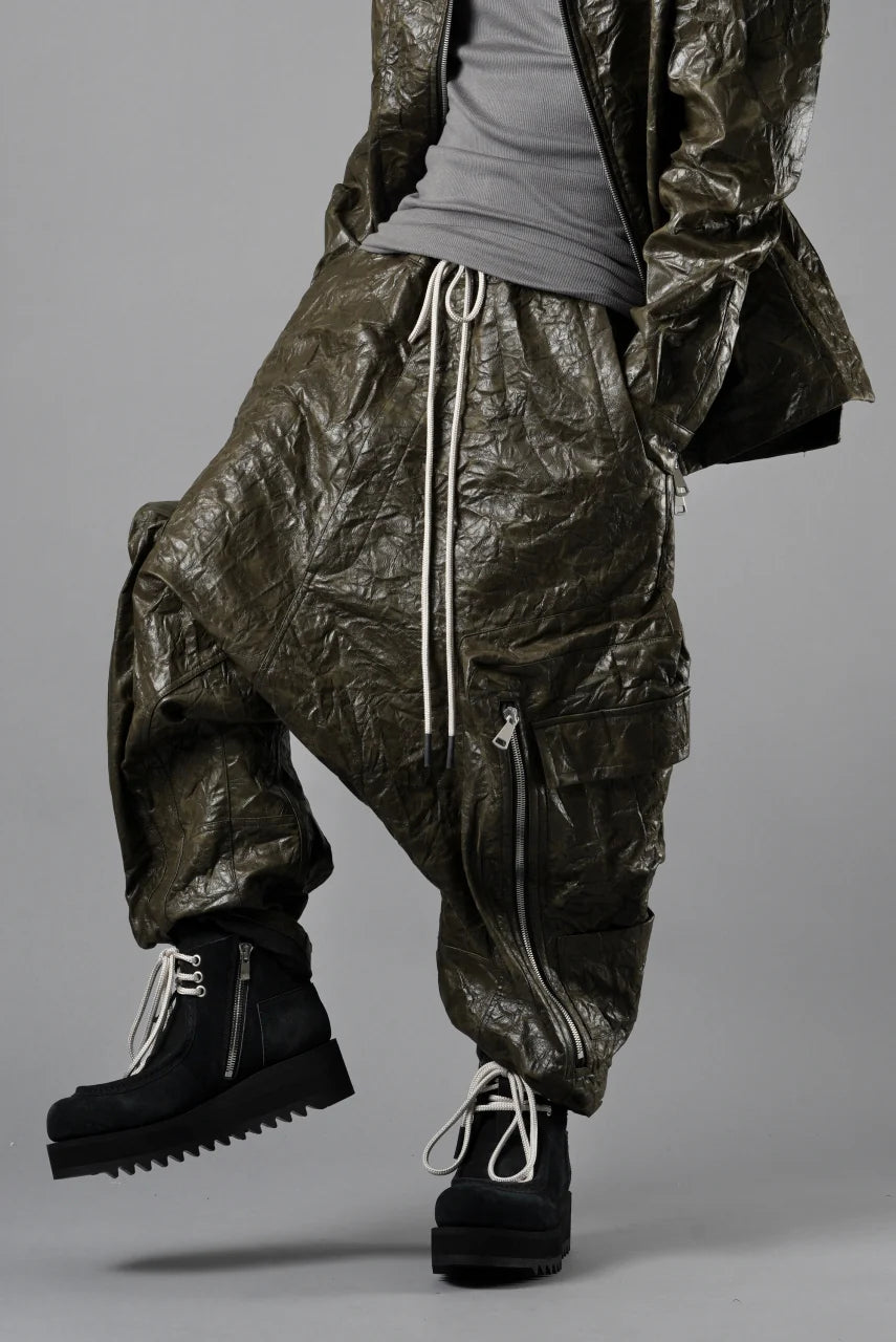 DROP CLOTCH WIDE PANTS / WASHER SYNTHETIC LEATHER (KHAKI)