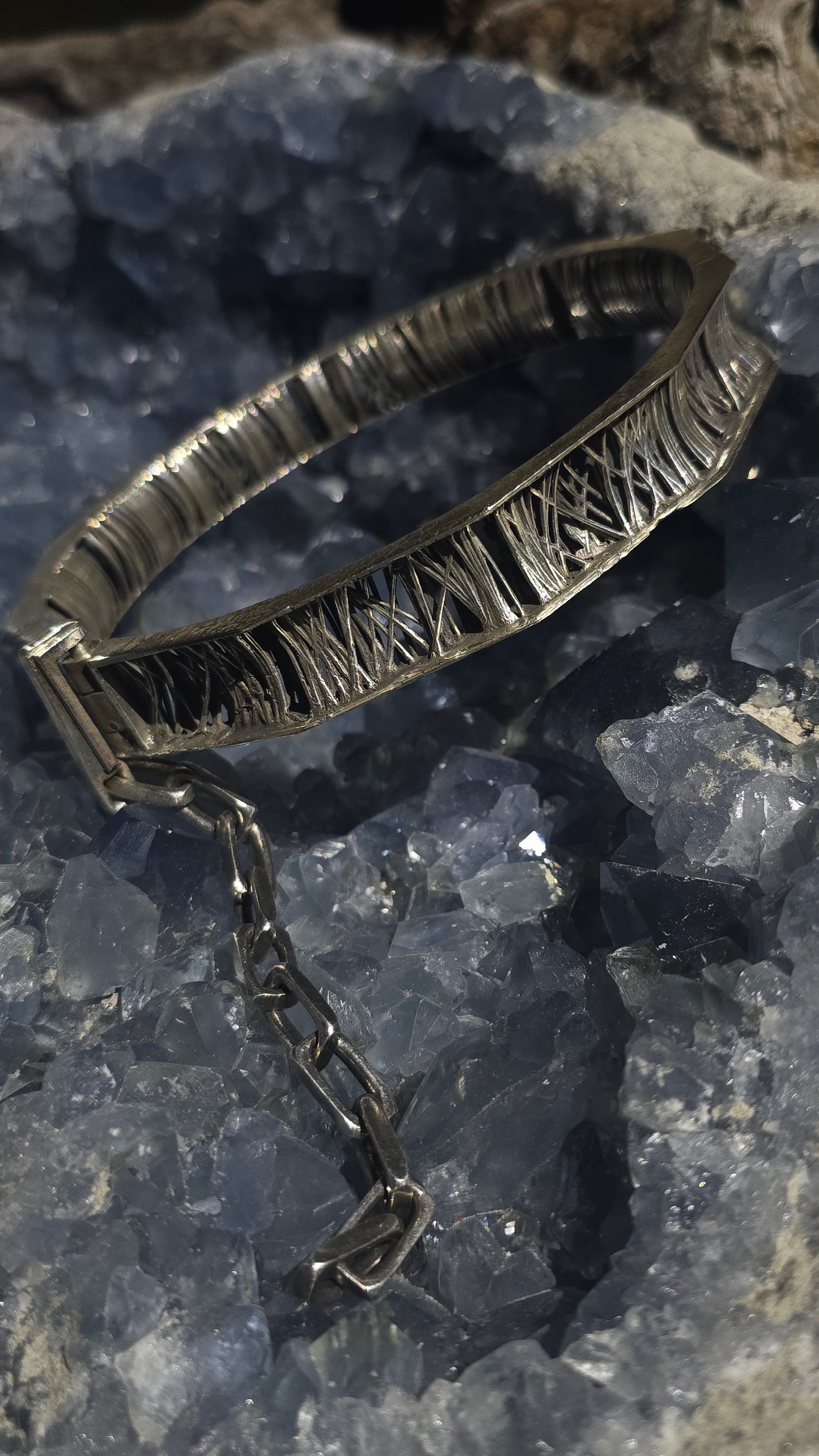 SIREN SHACKLE
