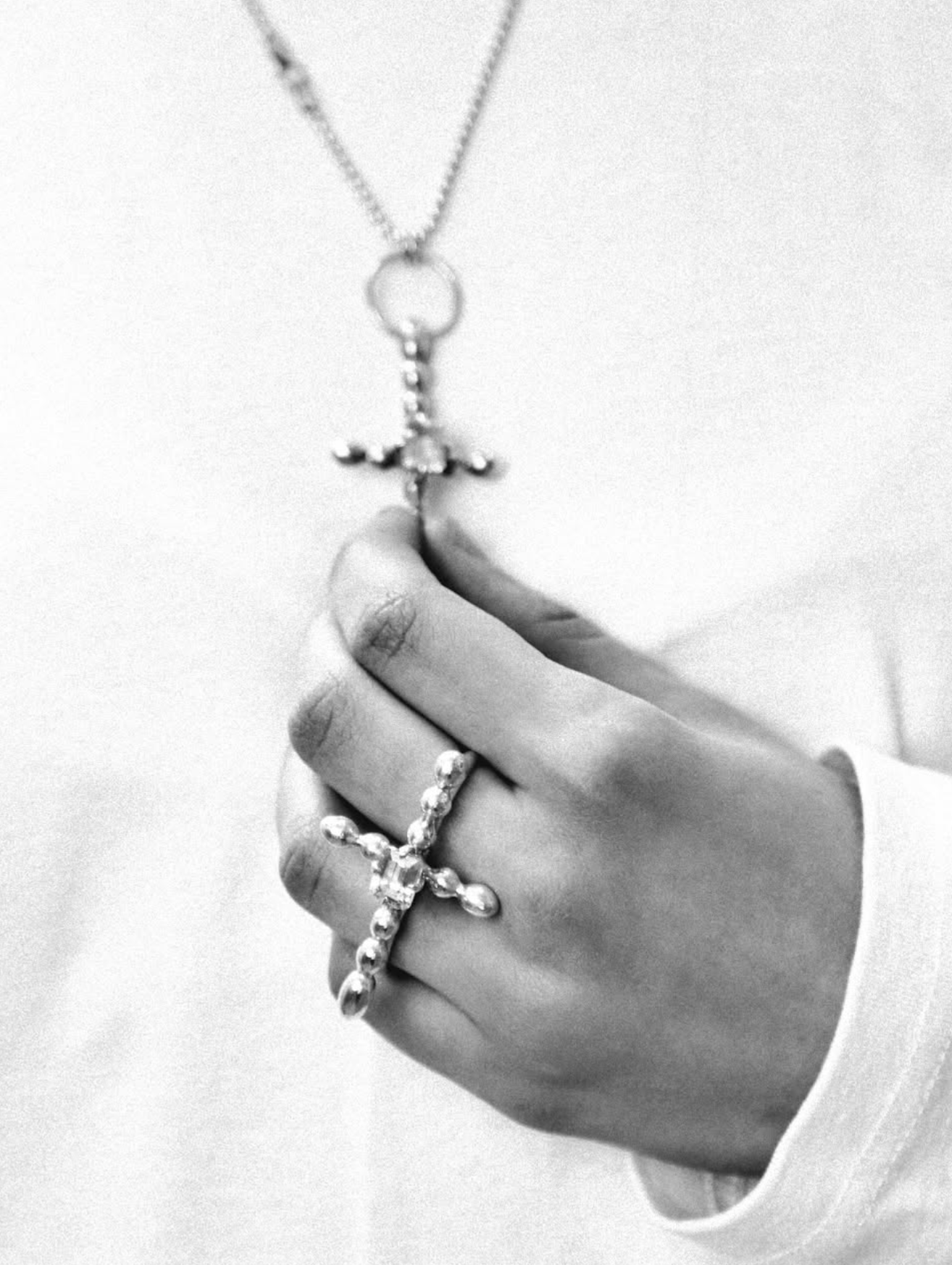 Confess Knuckle ring