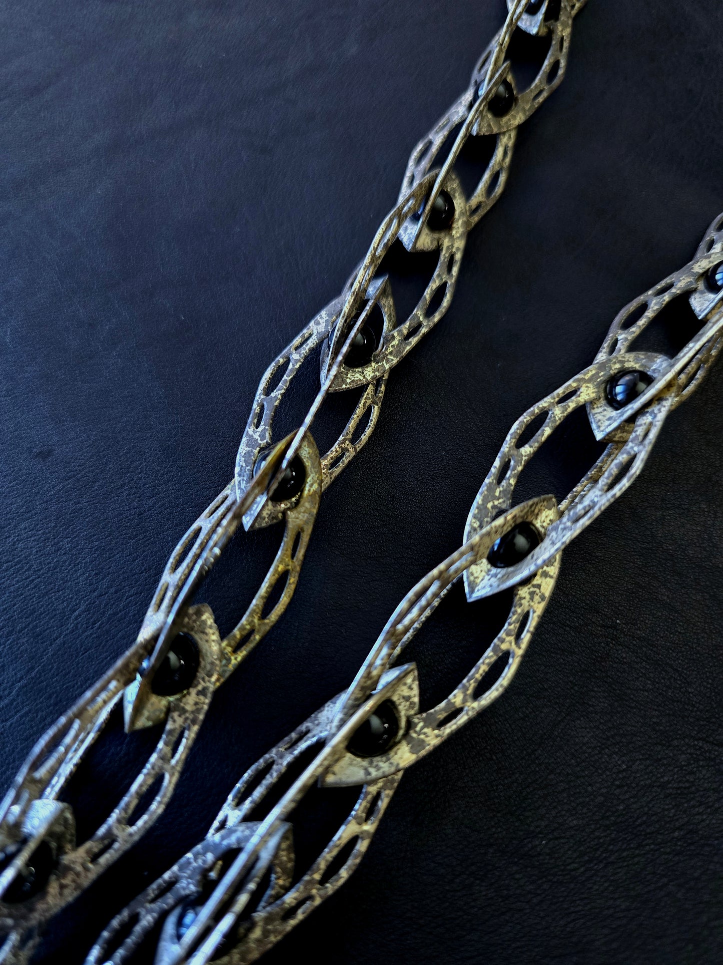 TARNISHED LACEBONE CHAIN