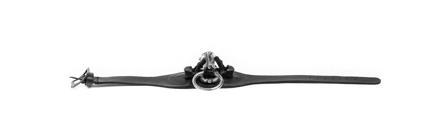 Distinguished Vertebrae O Ring Metal and Leather Choker