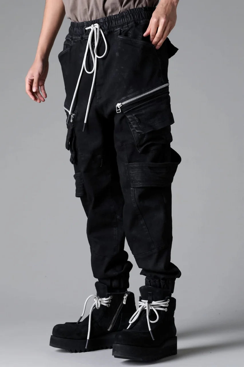 BELTED DETAIL JOGGER 2.0 / BRUSHED BACK COATING DENIM (BLACK)