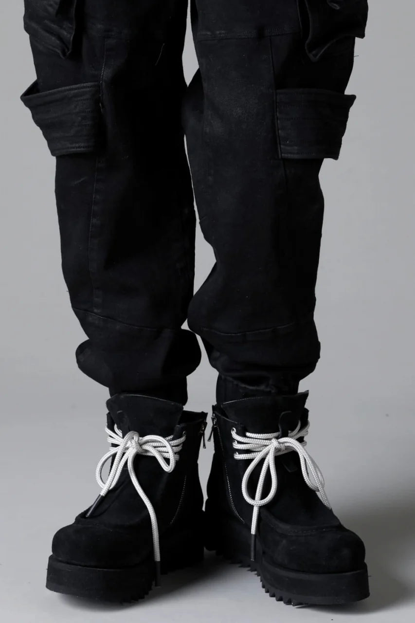 BELTED DETAIL JOGGER 2.0 / BRUSHED BACK COATING DENIM (BLACK)