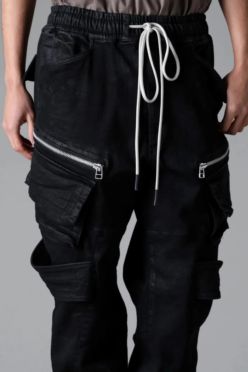 BELTED DETAIL JOGGER 2.0 / BRUSHED BACK COATING DENIM (BLACK)