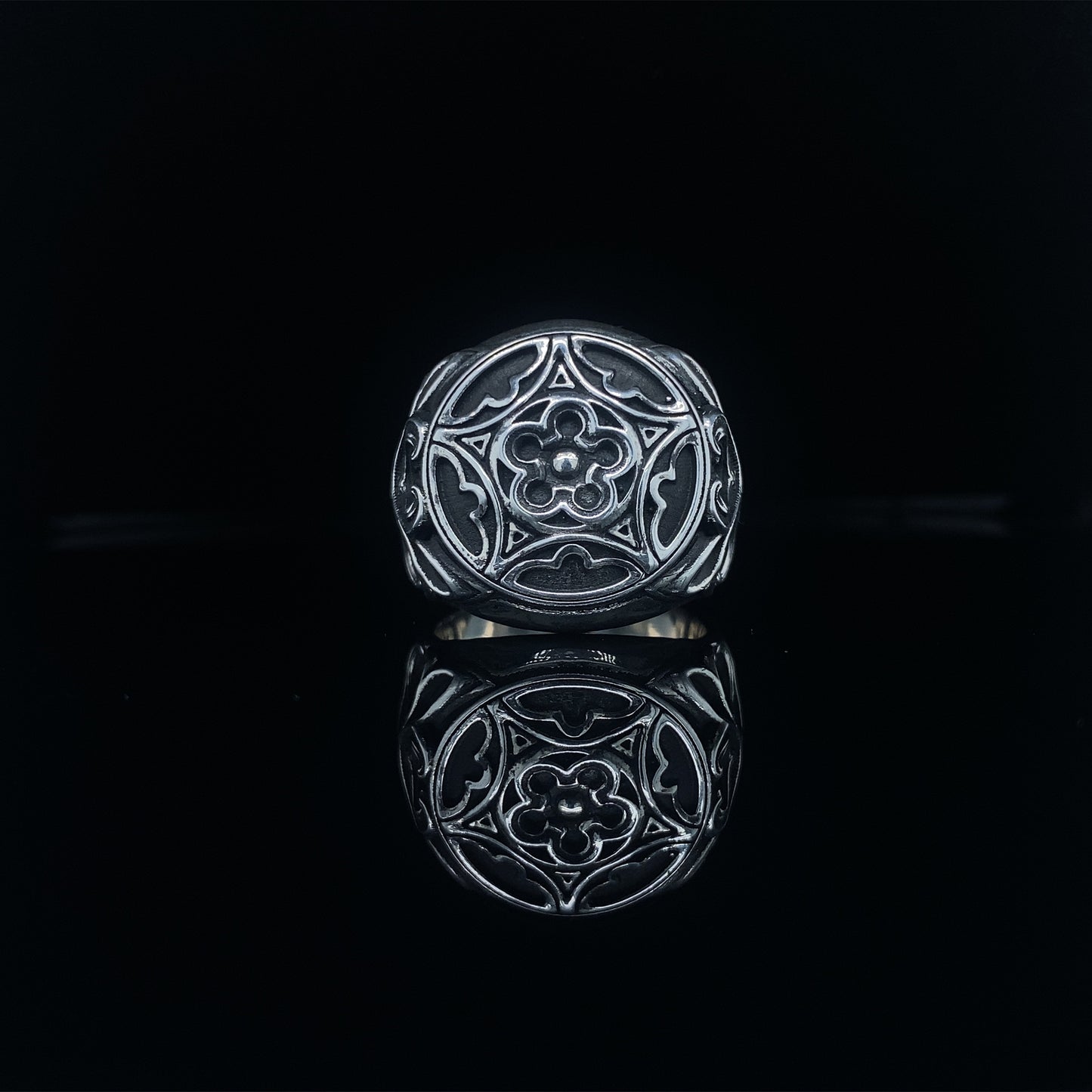 Gothic Closed Window Ring