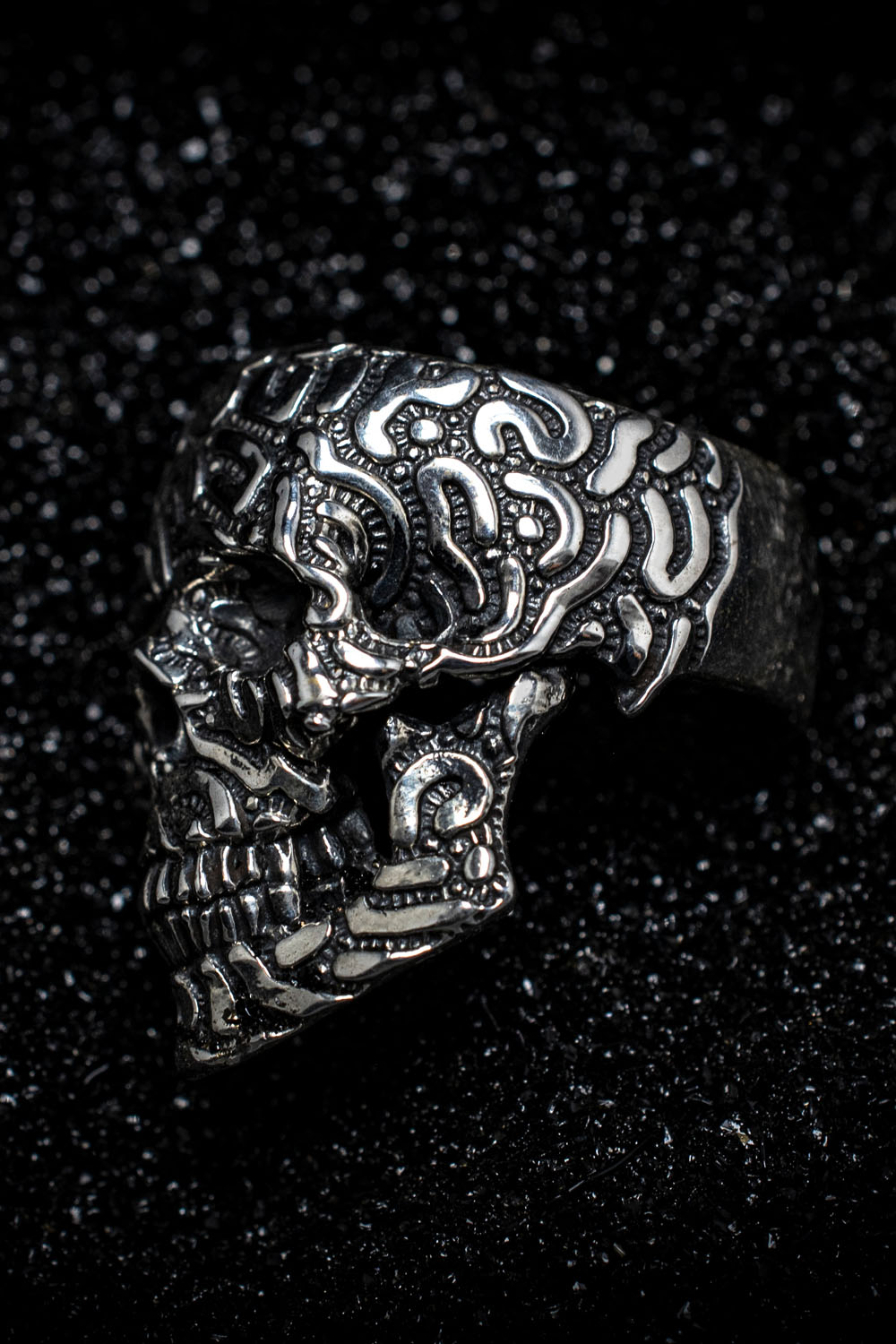 Lefty Squiggle Skull Ring