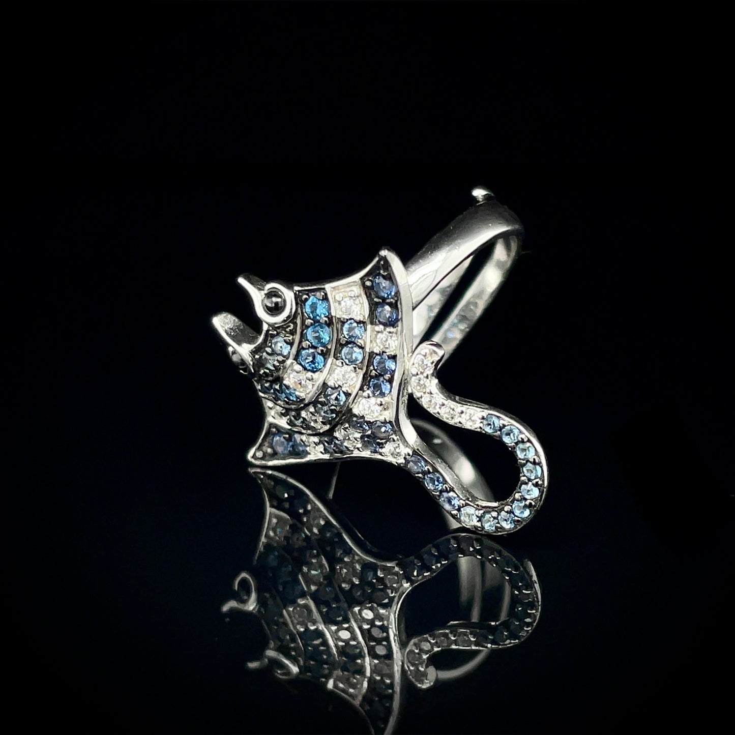 Stringray Ring