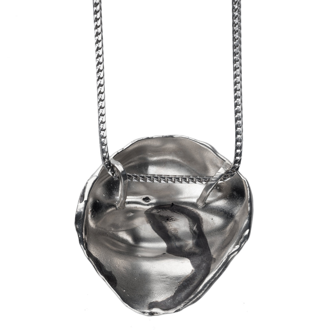 Lips pendant by Alligator Jesus